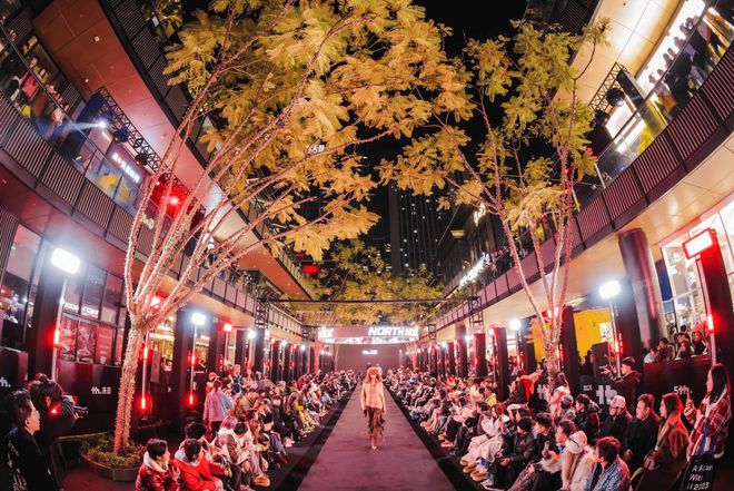 九游app：MADEINCHINA｜中国制造·青年大秀成都天荟万科广场五周年庆典(图2)