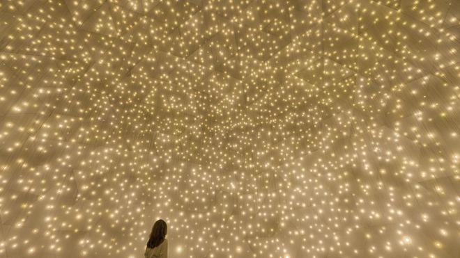 teamLab“现象阿布扎比”4月18日启幕为萨迪亚特文化区再添艺术魅力(图2)