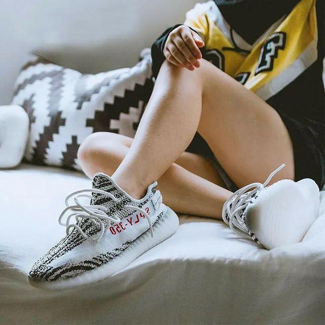 adidasYEEZY全售罄属于侃爷时代结束了？(图5)