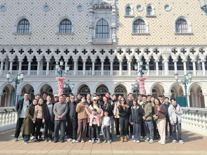 商业空间如何实现传统文化与现代科技的和而不同似乎在《澳门2049》中找到了答案