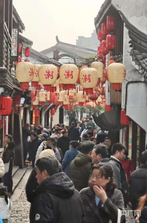 九游体育：高质量发展看中国上海南翔：国潮小镇发展踩上“风火轮”(图9)