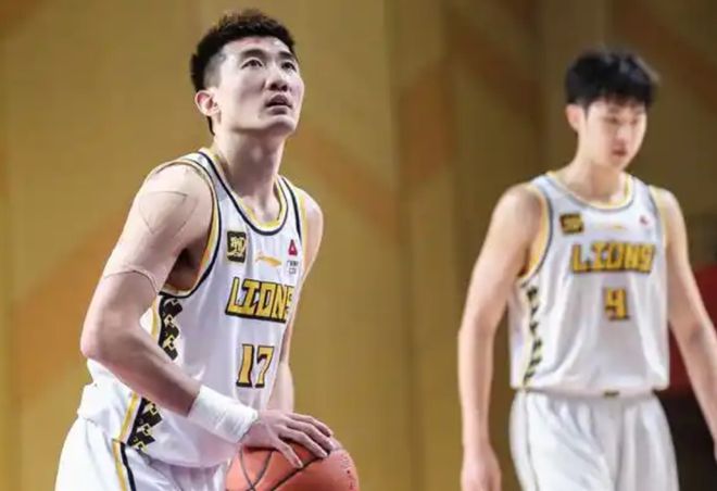 广厦102-98战胜浙江赛后迎来四个好消息布朗+吴骁太香了！