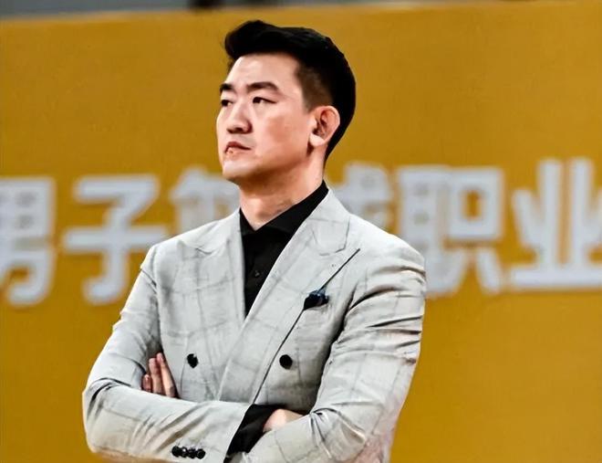 广厦102-98战胜浙江赛后迎来四个好消息布朗+吴骁太香了！(图3)