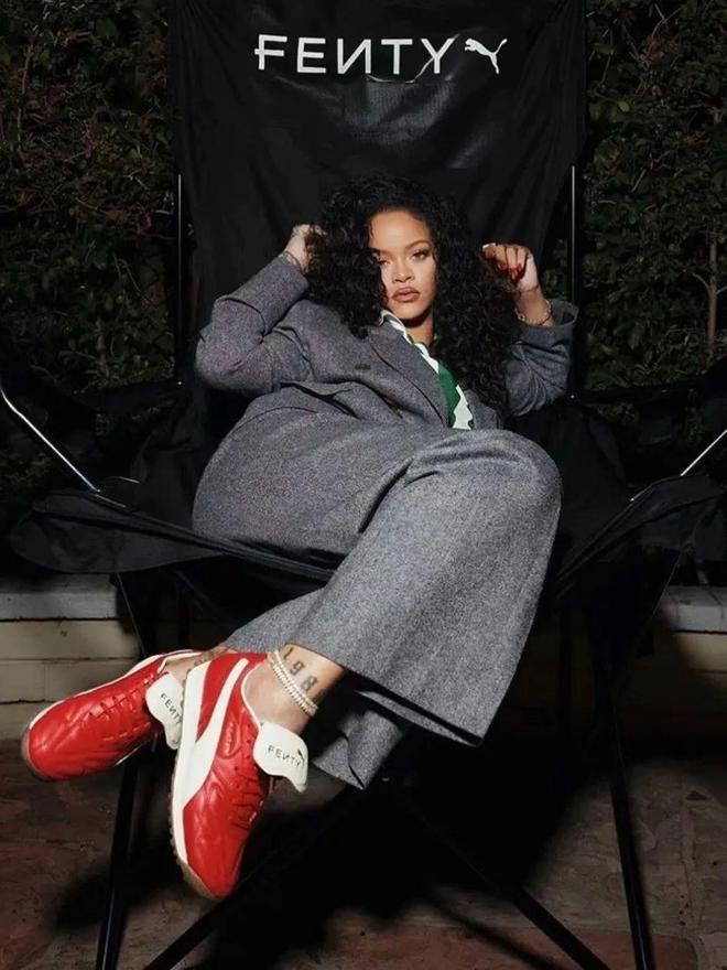 Lisa、王嘉尔加持LV潮鞋出圈！Rihanna、NewJeans联名款释出(图8)