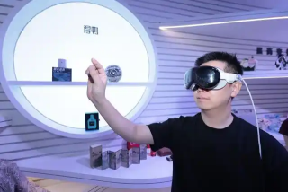 得物App亮相第七届进博会科技赋能打造消费新热点(图2)