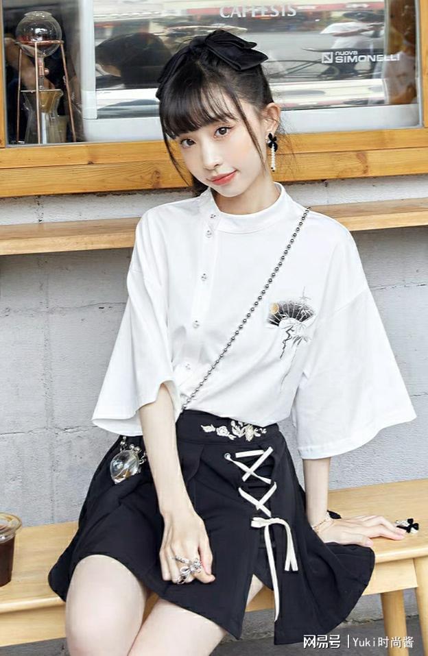 国潮正流行盘点那些“国风”时尚套装让你化身古典少女(图8)