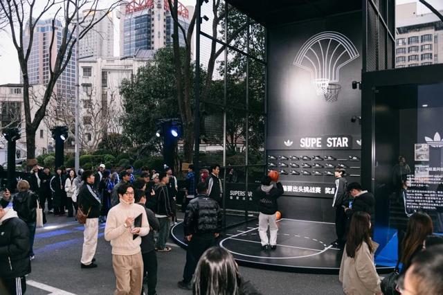 九游体育：Adidas品牌首个“贝壳头街区”就在静安永源路！(图4)