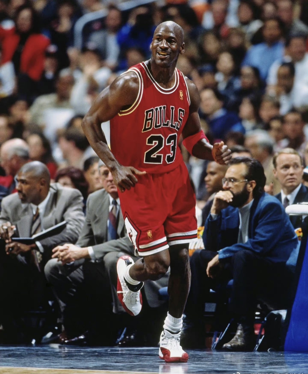 AirJordan系列经典篮球鞋：传奇的十双战靴(图4)
