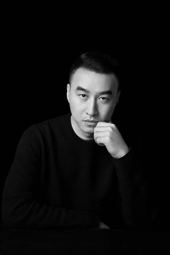九游体育：风雅为骨衣脉为根——雅莹设计总监陈曦用中国时尚语言重构文化自信