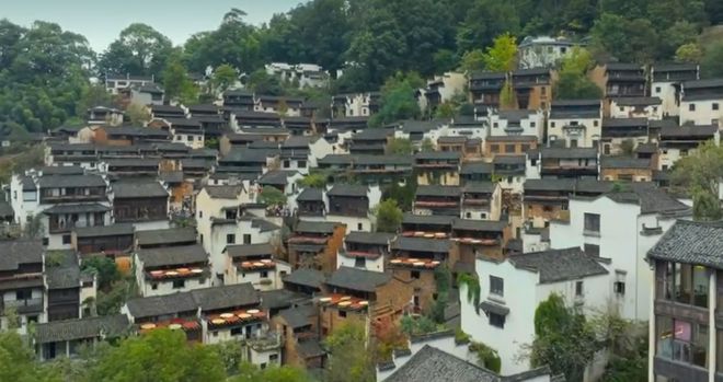 BBC真人秀来中国拍摄引热议！情侣选手三蹦子车后接吻母子选手滞留了36个小时才出北京(图5)
