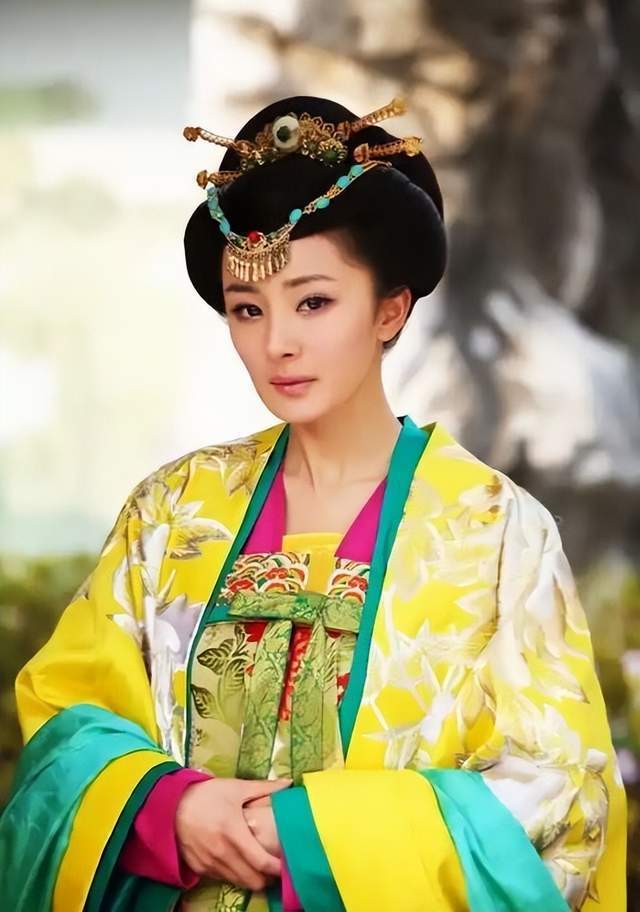 霓裳羽衣与潮流时装：唐朝眼中的当代时尚风云变幻(图9)