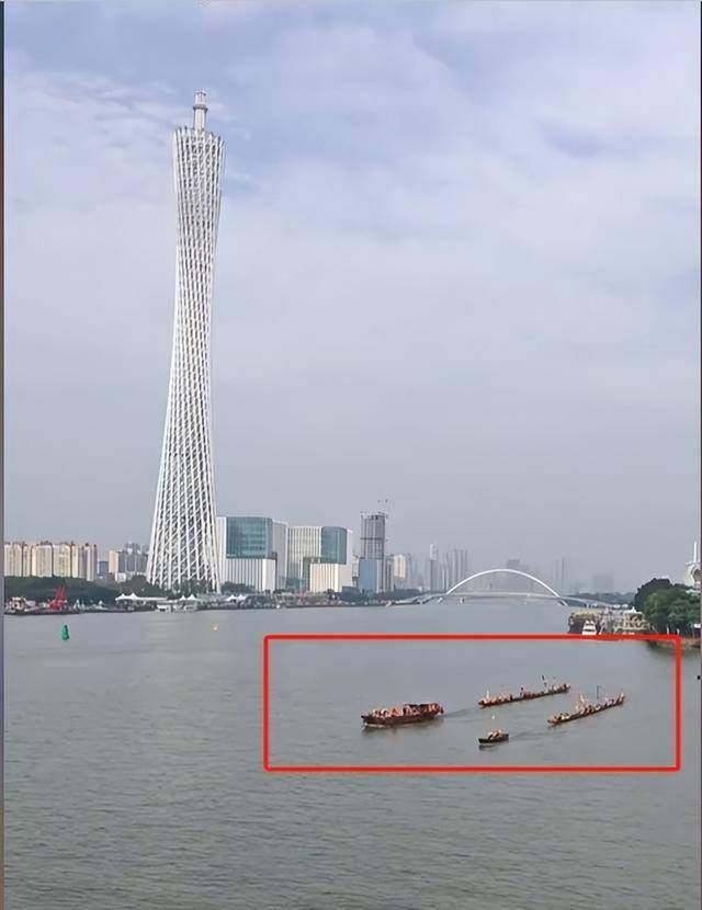 九游app：端午剩1天猎德村的天先塌了3条龙舟翻2条原因出在闺女身上(图2)