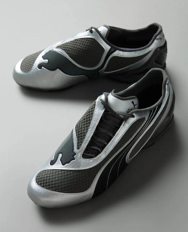 当「液态银」成春夏潮人招牌色这4双sneakers值得一冲！(图3)