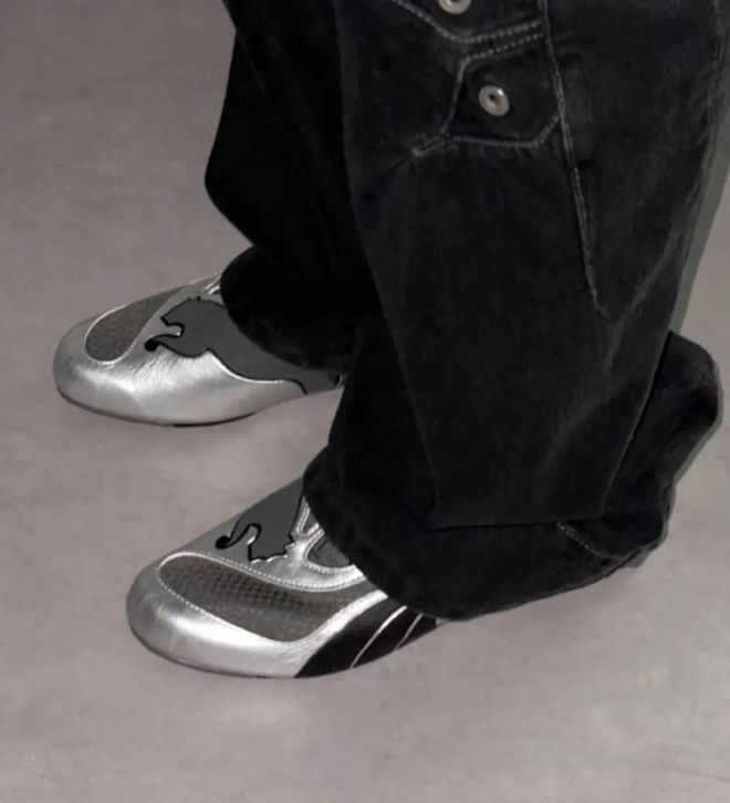 当「液态银」成春夏潮人招牌色这4双sneakers值得一冲！(图7)