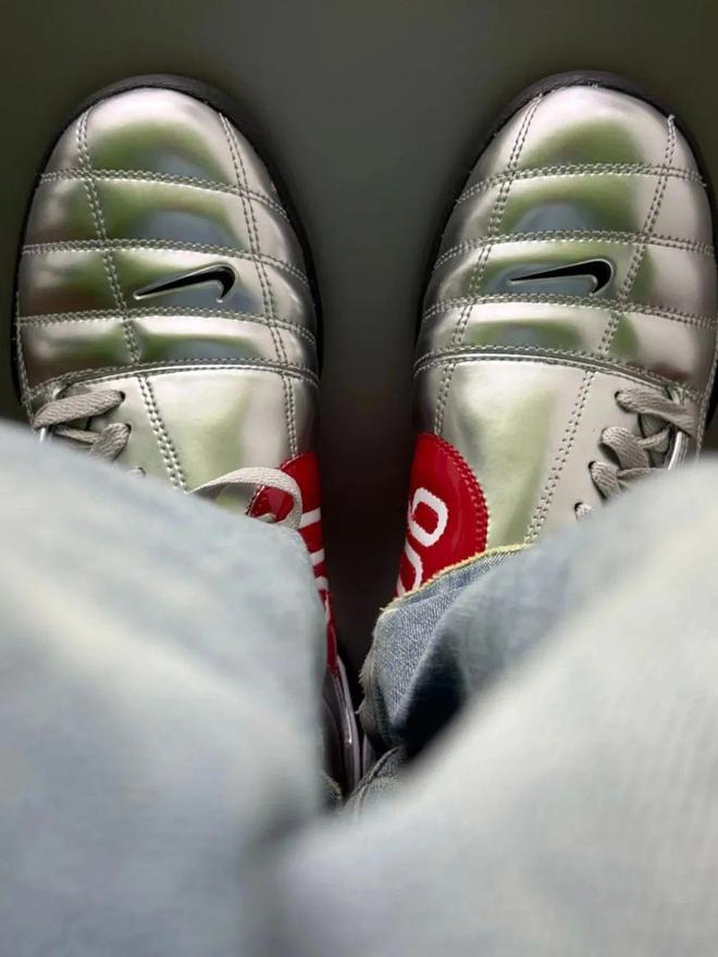 当「液态银」成春夏潮人招牌色这4双sneakers值得一冲！(图22)
