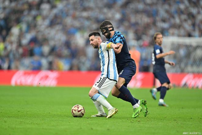 足球史的莫比乌斯环：梅西时代属于球王的运动美学(图6)