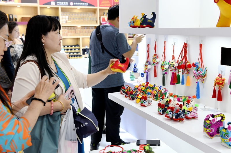 第五届消博会：非遗加持国潮消费信心拉满(图13)