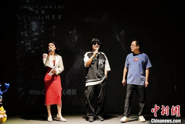 九游app：香港音乐人林敏骢经典作品手稿亮相粤语潮流文化展(图2)