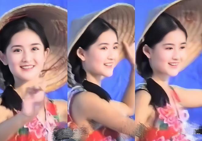 43岁谢娜和父母在餐馆吃饭穿红配黑也不洋气真人有点显老！(图4)