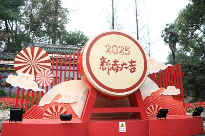 张灯结彩年味浓2025双流城市公园春节氛围感拉满!