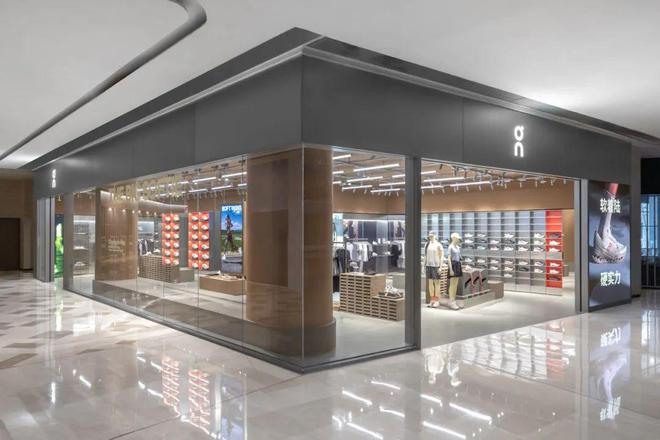 春城新地标！On昂跑云南首店空降昆明恒隆广场！
