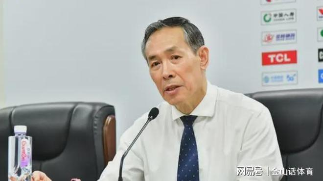 人心散了！方硕与教练争执6成球迷提前离场许帅不满球队表现(图6)