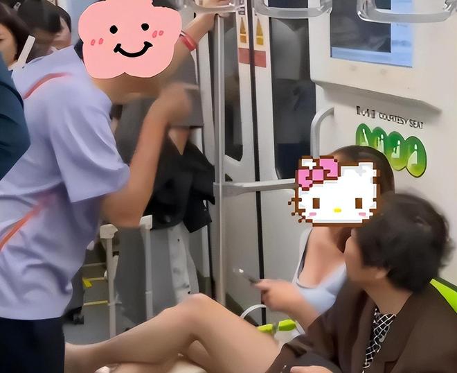 九游app：地铁踢裆女被处罚仍态度嚣张现场曝光！女子表现：耍横无理(图6)