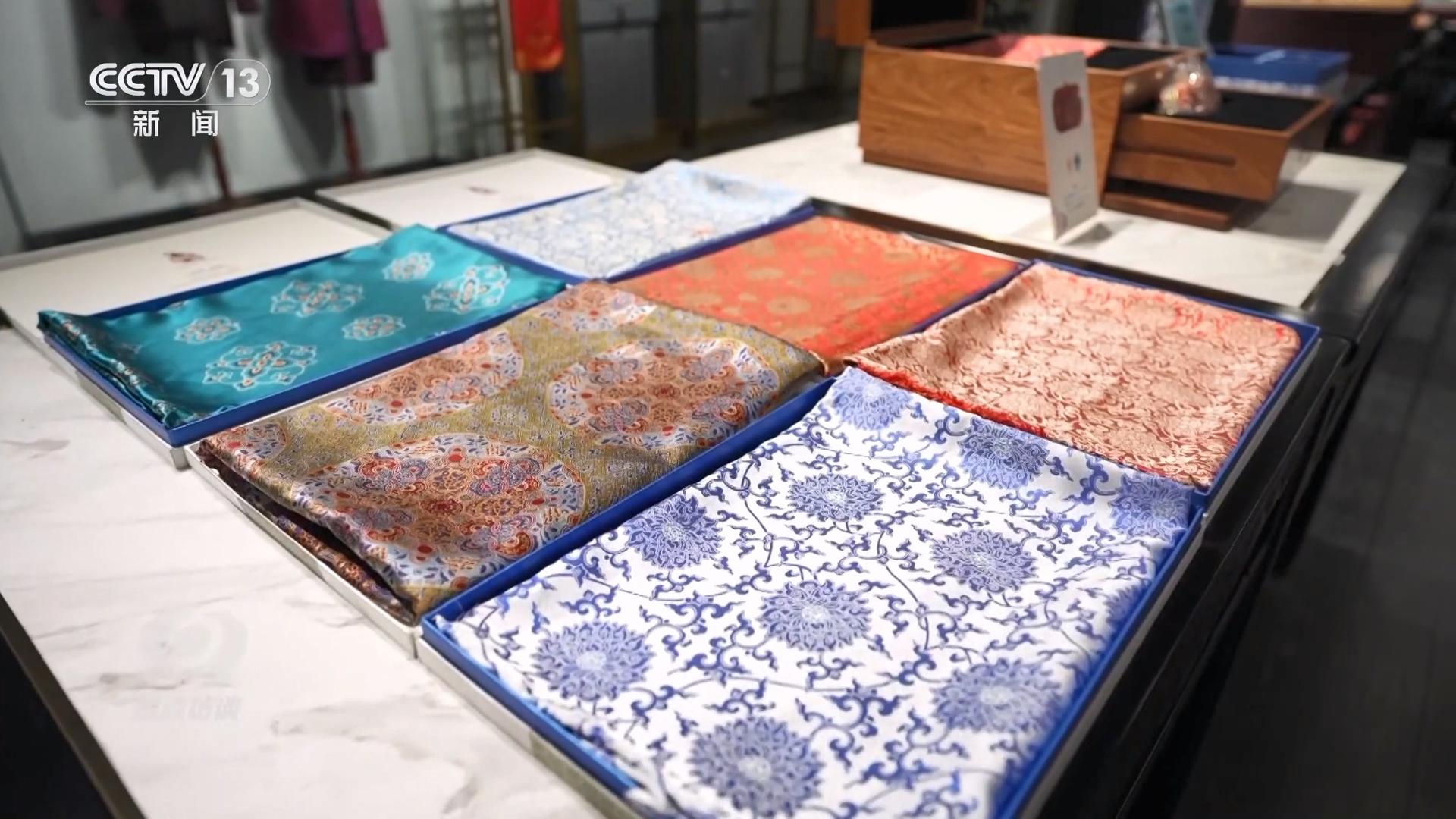 焦点访谈｜“新中式”引领国潮新风尚千年织锦织出锦绣未来(图3)