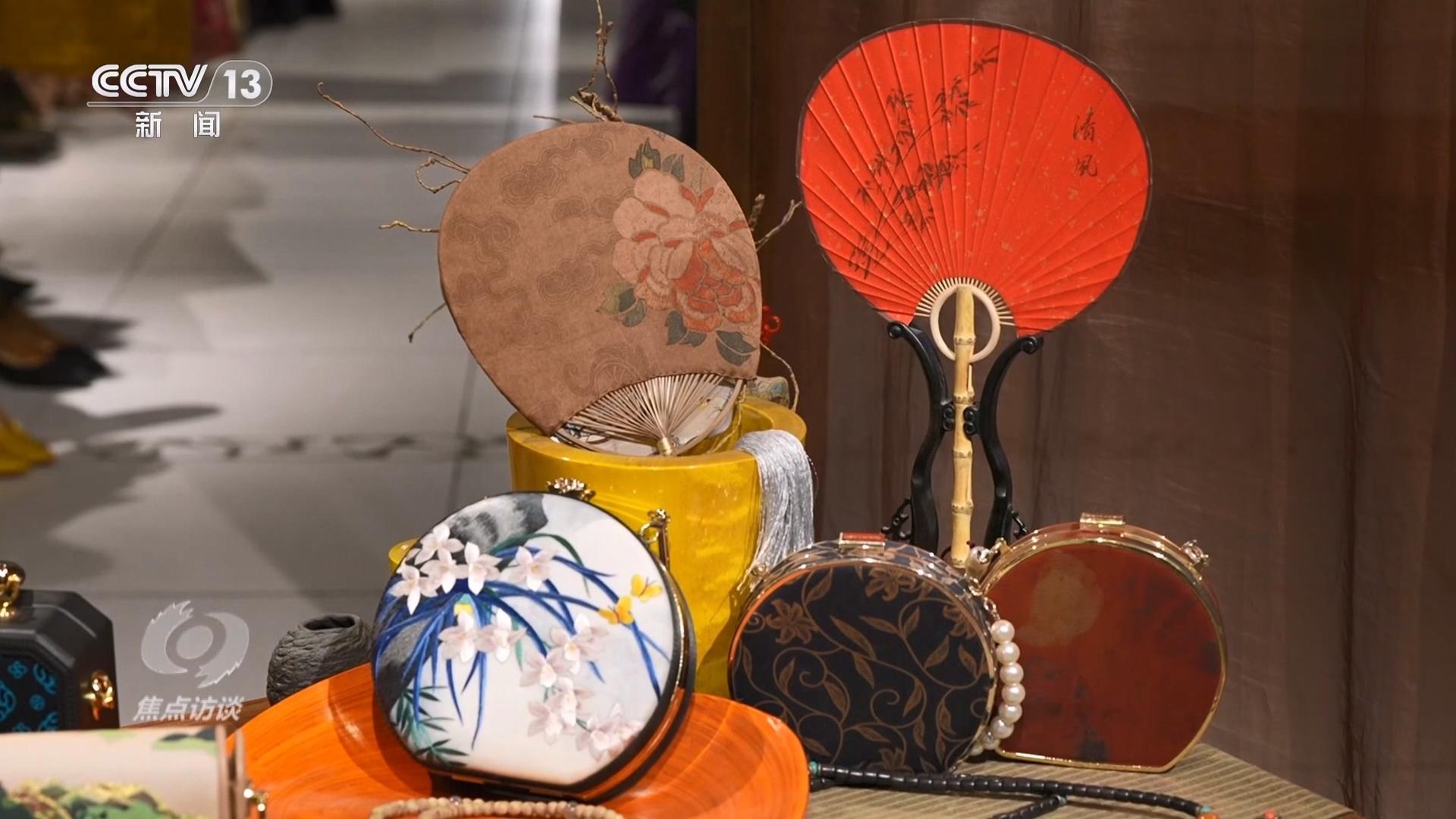 焦点访谈｜“新中式”引领国潮新风尚千年织锦织出锦绣未来(图7)