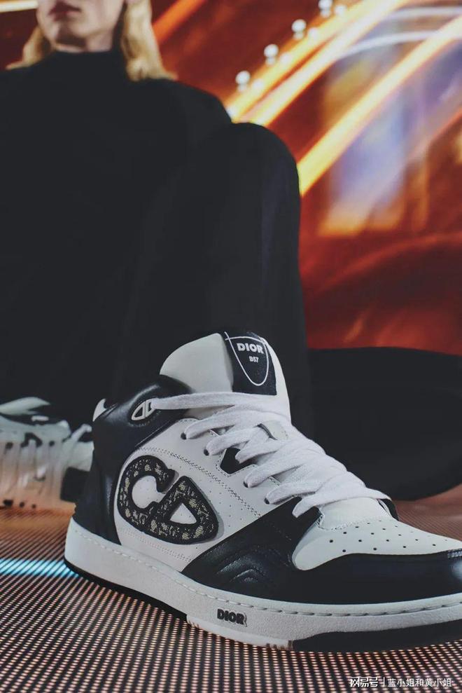 九游app：DIORB57全新的球鞋文化符号(图2)