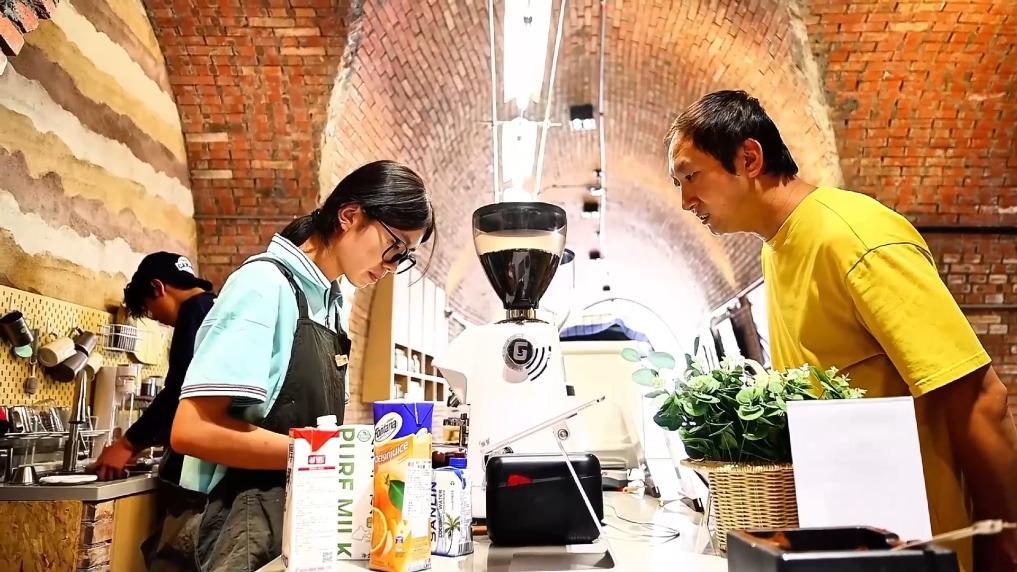 九游app：新华视点丨文化跨界赋能催生产业新浪潮(图9)