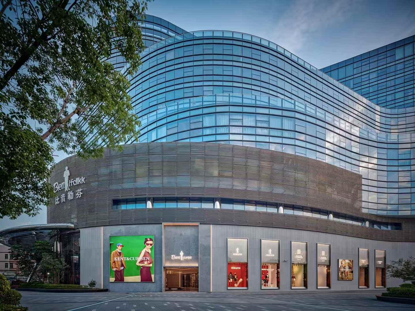 九游体育：圈粉90后的比音勒芬还要去“闯”户外(图5)