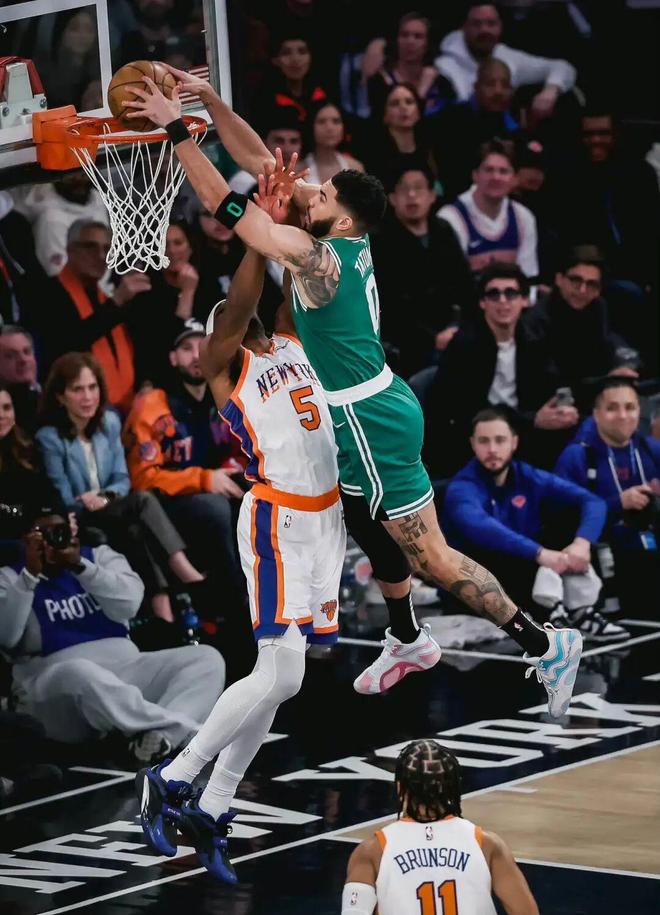 九游体育：40战靴来了！越来越没辨识度(图13)