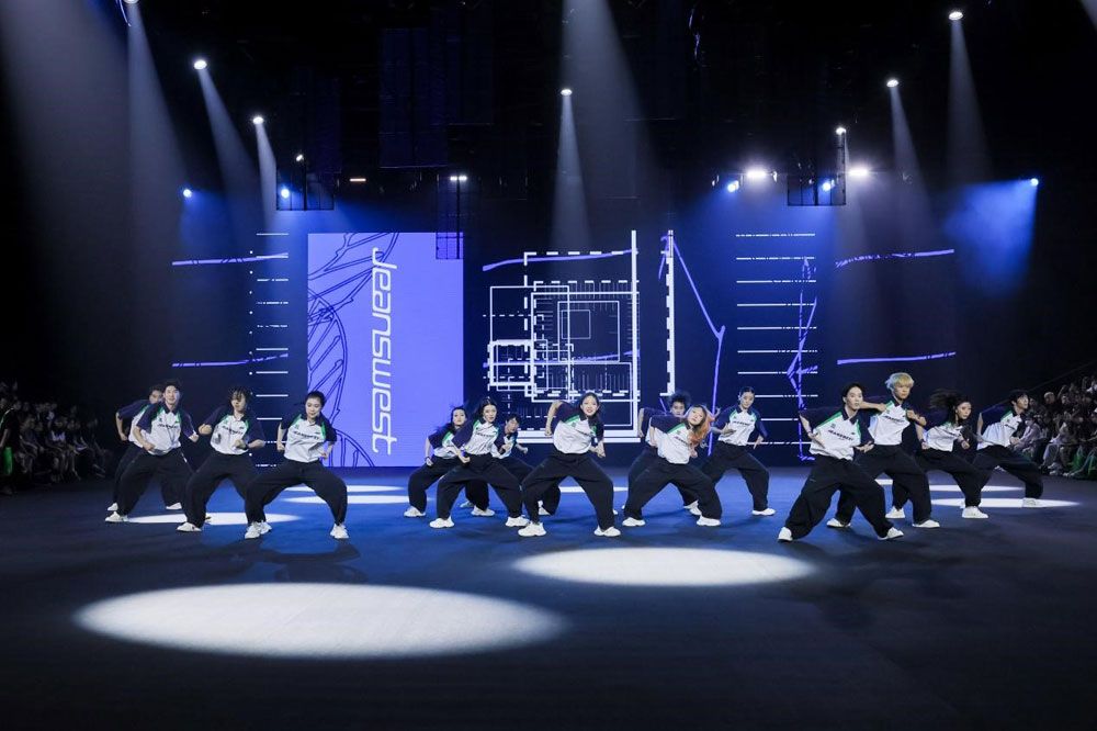 第33届“真维斯杯”总决赛在京举行代言人王一博2024秋冬系列全新发布(图5)