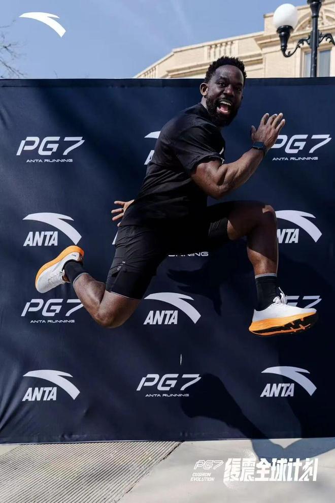 九游app入口：安踏的升维之战：直道超车(图6)