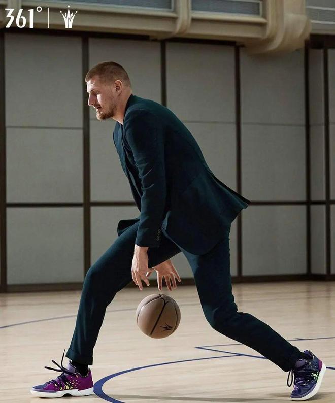 九游体育：球鞋春晚！国产品牌年度大戏来了(图2)