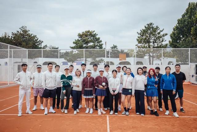 九游体育：网球人新日常：装备要好孩子要练自己要上(图8)