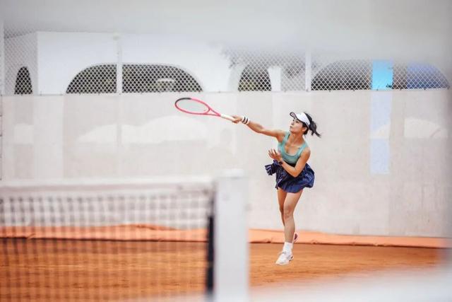 九游体育：网球人新日常：装备要好孩子要练自己要上(图1)