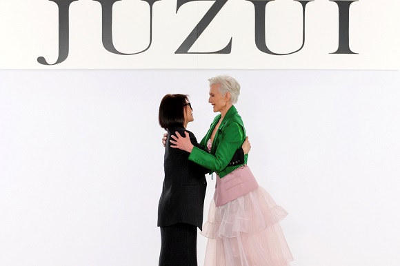 “繁花”掀起中式热浪中国品牌2024秋冬纽约时装周秀中国设计(图2)