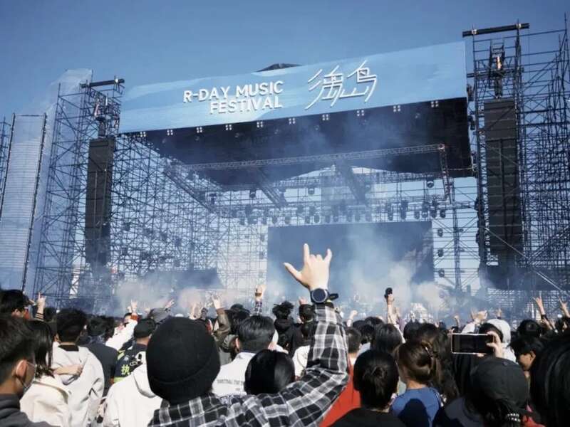 数万青年千里奔赴漓岛音乐节的“澄迈叙事”