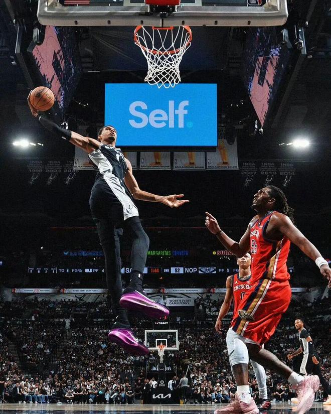 Nike王炸鞋款！新生代最强排面(图1)