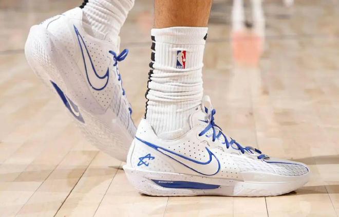 Nike王炸鞋款！新生代最强排面(图10)