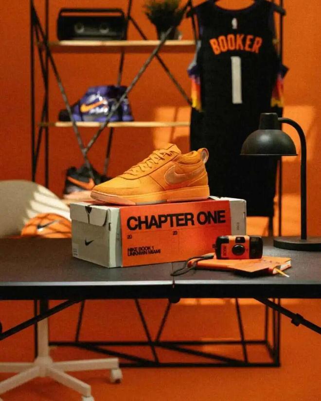 布克二代亮相！Nike与阿迪结合体？？(图2)