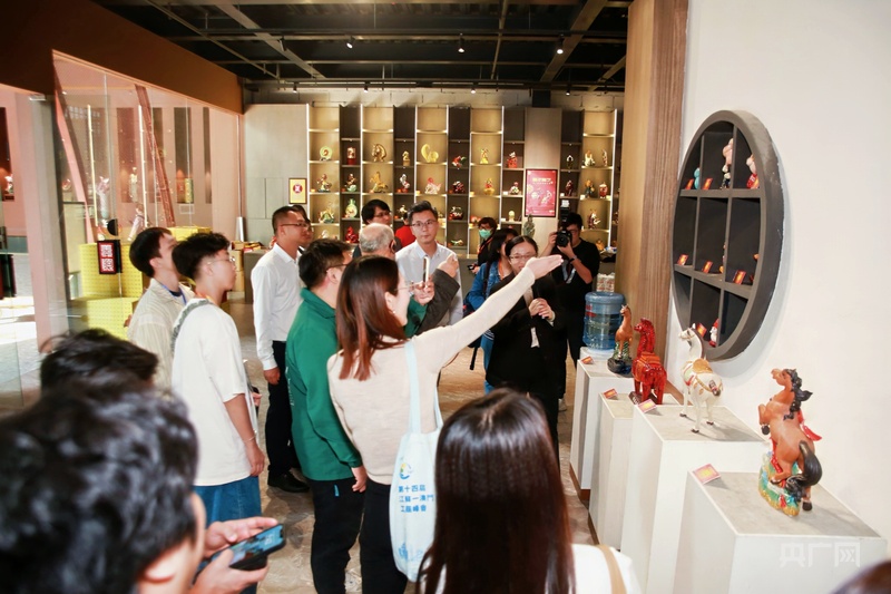 2025第九届中国陶瓷创意周在佛山盛大启幕(图4)