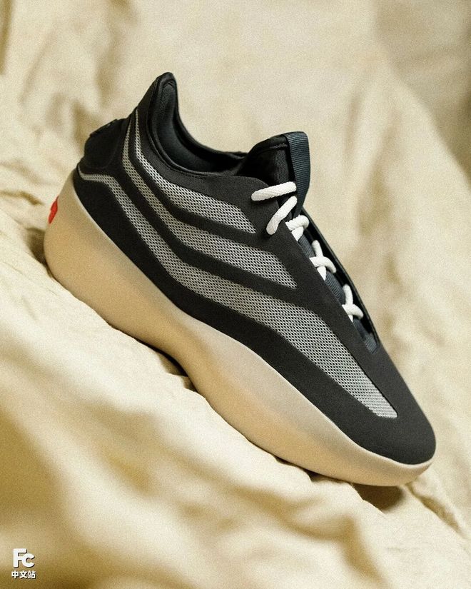 没想到！这双「罗斯战靴」刚发售就绝版了……(图3)