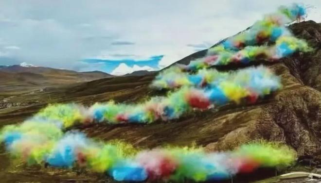 坐稳全球第三！2025安踏的“帝国地图”与“裂缝警报”(图6)