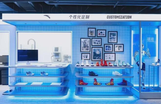 坐稳全球第三！2025安踏的“帝国地图”与“裂缝警报”(图7)