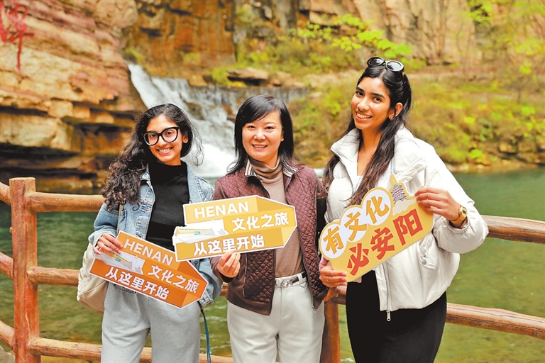 九游app入口：240小时过境免签政策实施一年