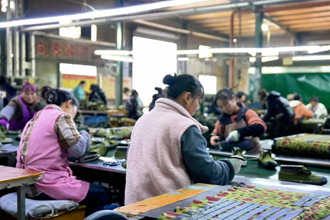 年销500万双！“镇宁造”解放鞋走红东南亚(图2)