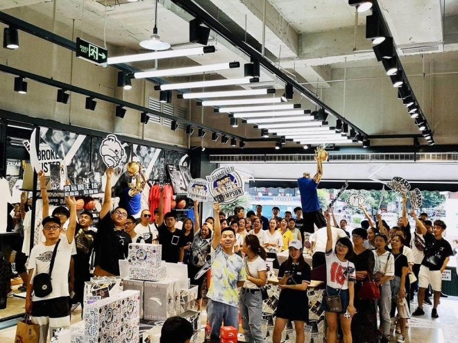 安踏力推“品类制”说要通过商品内容引起年轻人共鸣